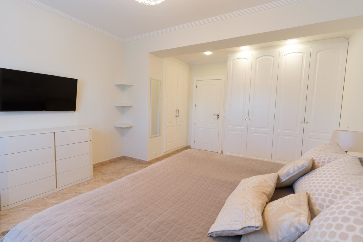 For sale - 7 Bedroom 4 Bathroom House - Detached Villa in Orihuela - Los Altos  - Alicante
