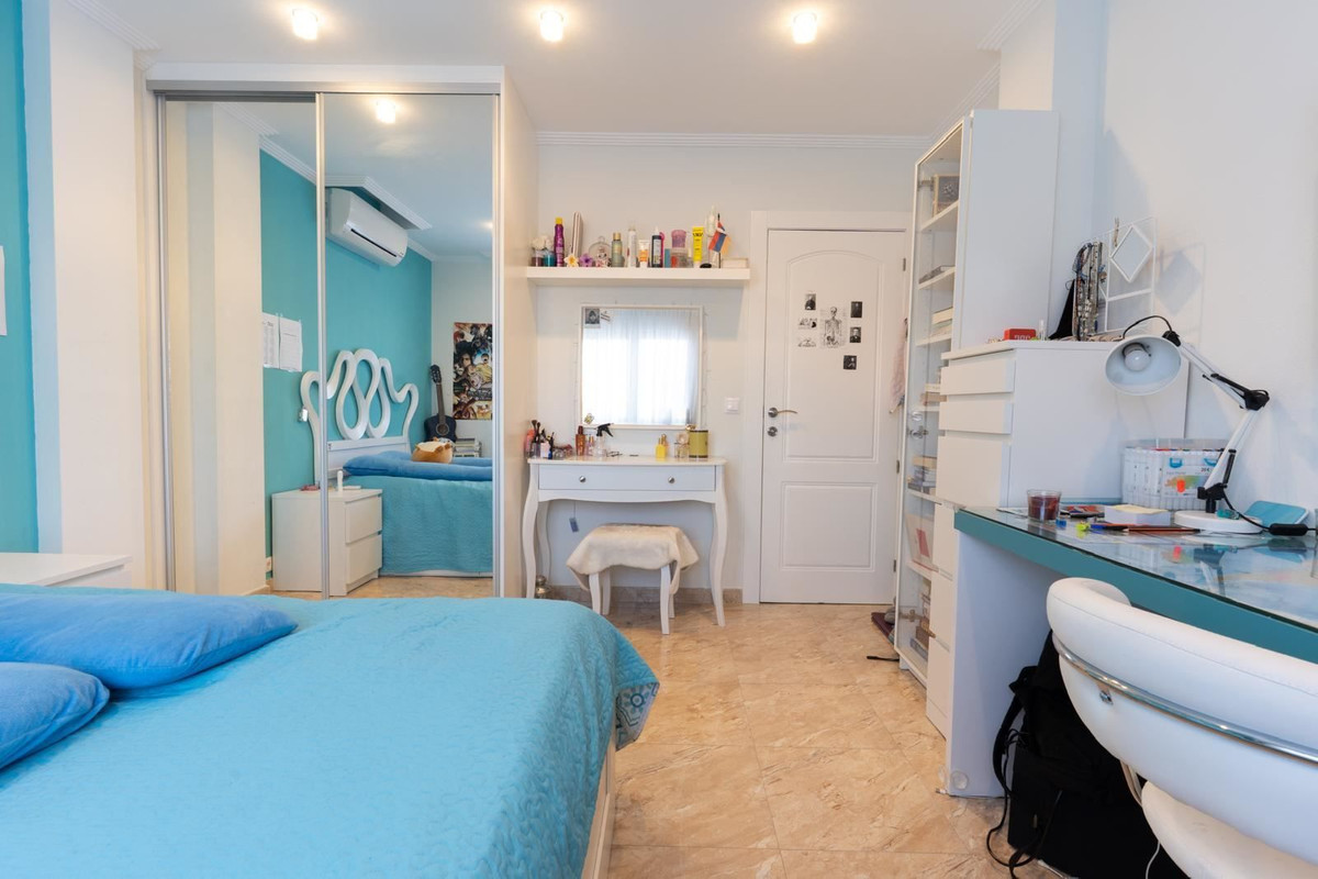 For sale - 7 Bedroom 4 Bathroom House - Detached Villa in Orihuela - Los Altos  - Alicante
