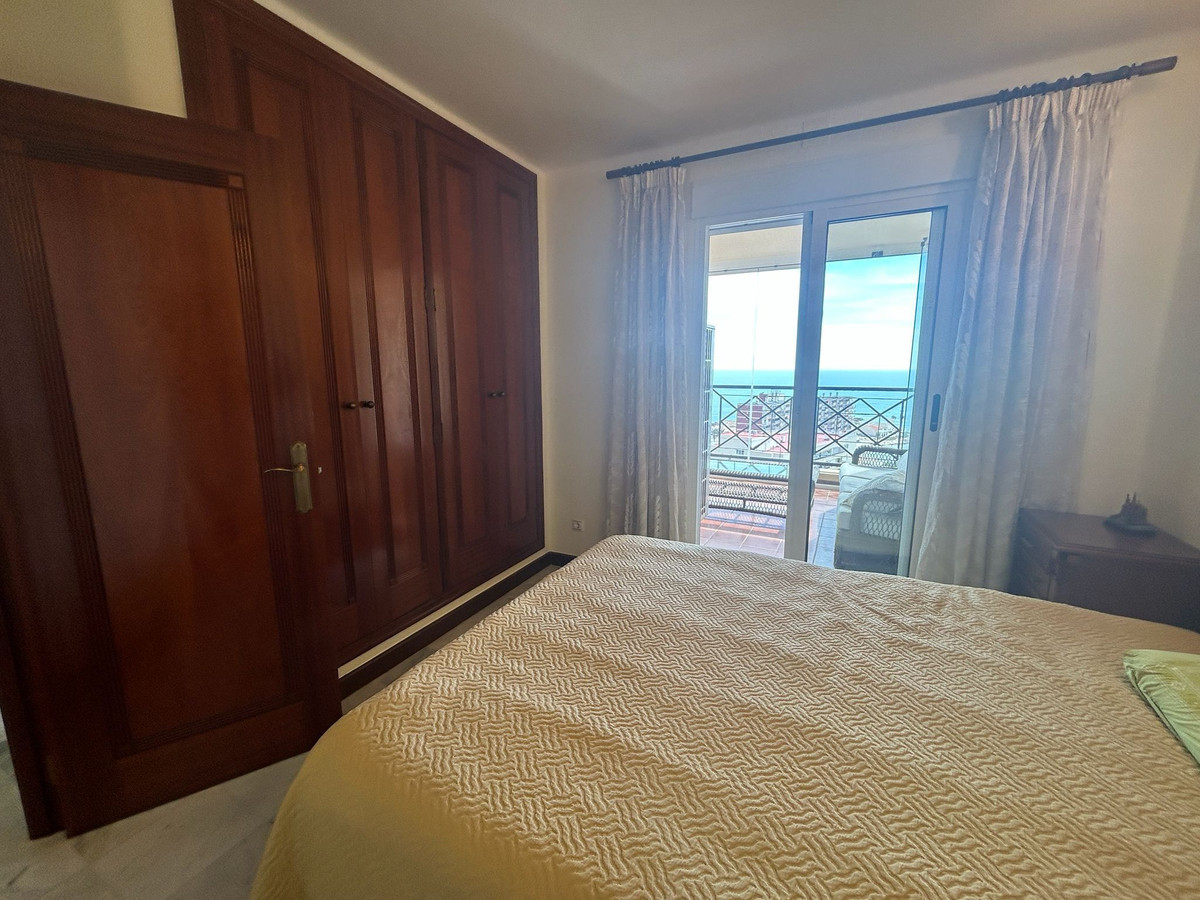 For sale - 3 Bedroom 2 Bathroom Apartment - Middle Floor Apartment in Torrevieja - Torrevieja Centro  - Alicante