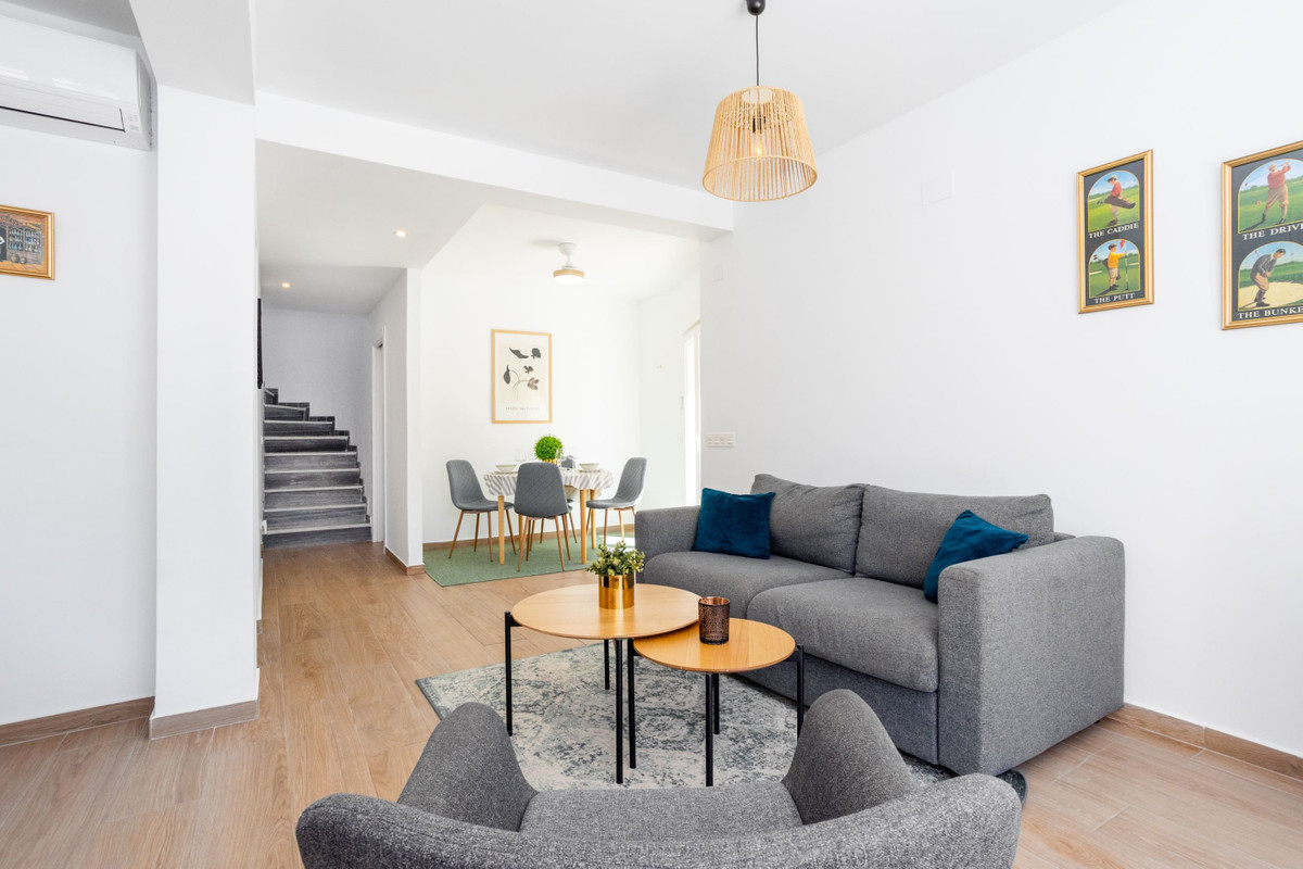 For sale - 3 Bedroom 3 Bathroom House - Detached Villa in Orihuela - Playa Flamenca  - Alicante
