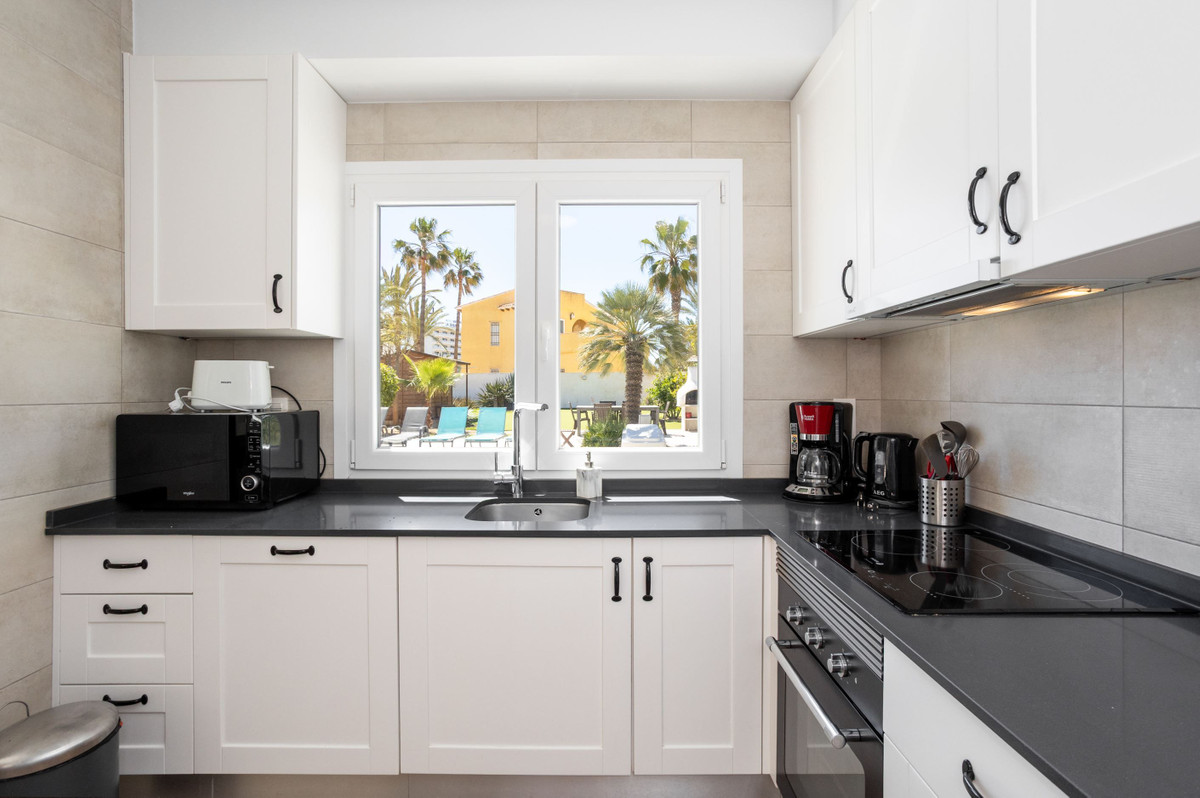 For sale - 3 Bedroom 3 Bathroom House - Detached Villa in Orihuela - Playa Flamenca  - Alicante