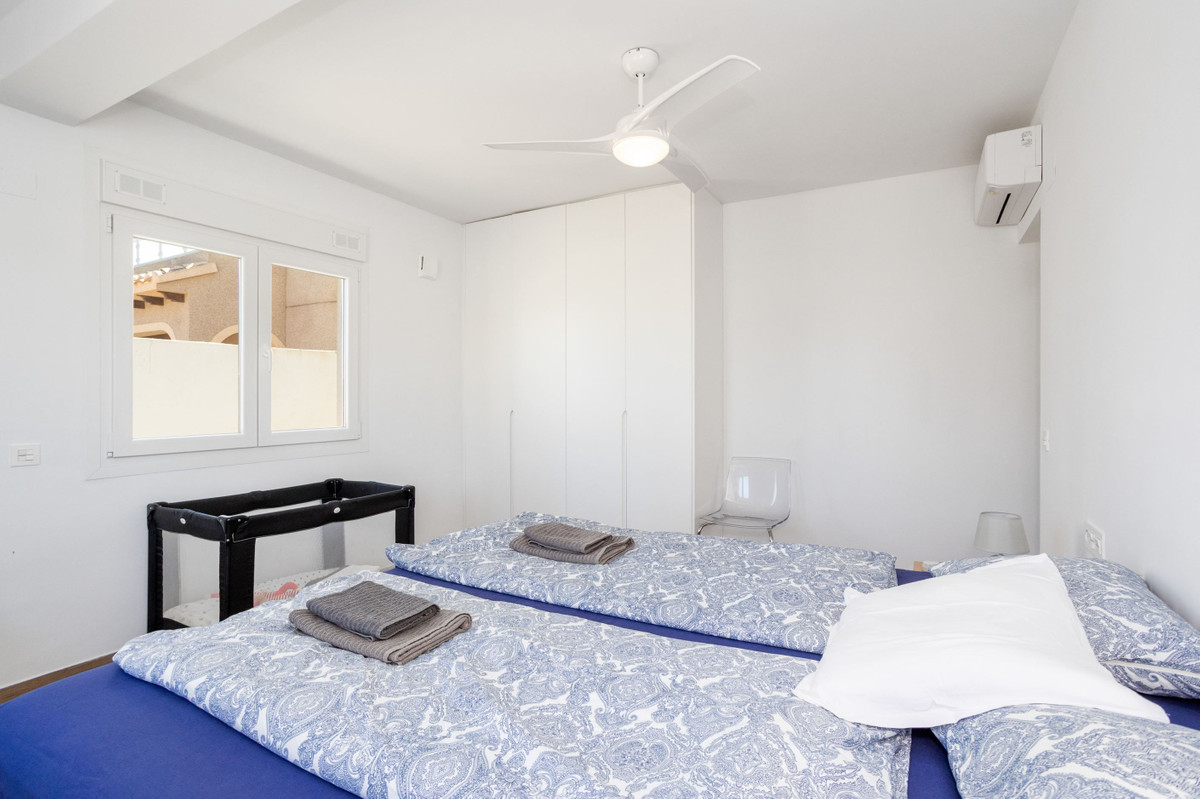 For sale - 3 Bedroom 3 Bathroom House - Detached Villa in Orihuela - Playa Flamenca  - Alicante