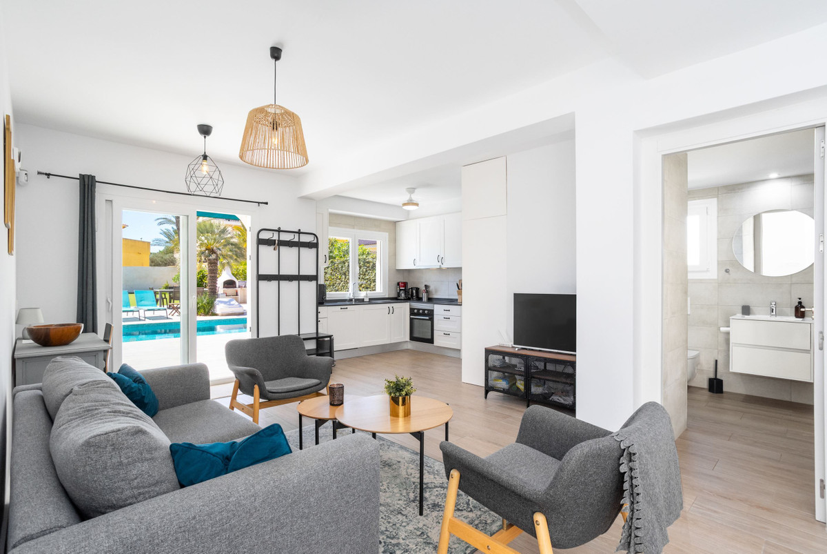 For sale - 3 Bedroom 3 Bathroom House - Detached Villa in Orihuela - Playa Flamenca  - Alicante