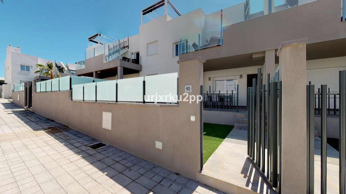 For sale - 3 Bedroom 2 Bathroom Apartment - Ground Floor Apartment in Torrevieja - Aguas Nuevas  - Alicante