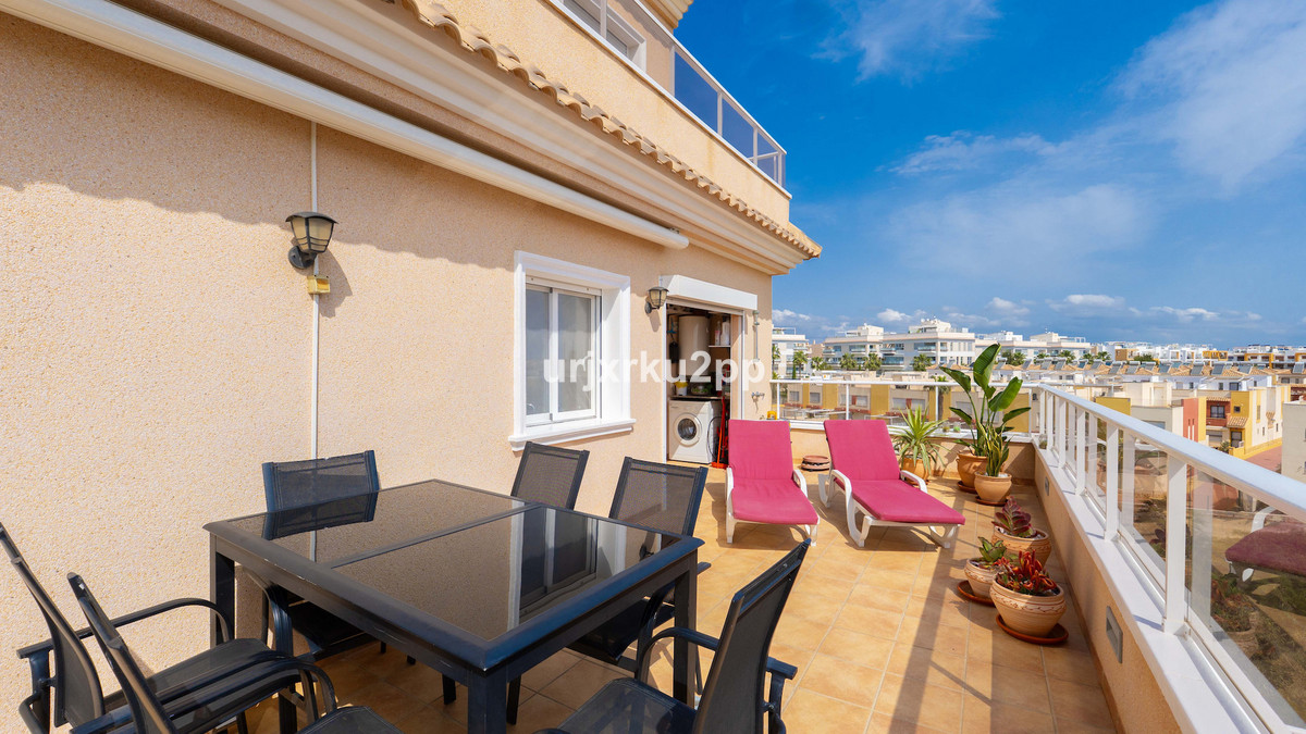 For sale - 3 Bedroom 2 Bathroom Apartment - Middle Floor Apartment in Orihuela - Villamartin  - Alicante