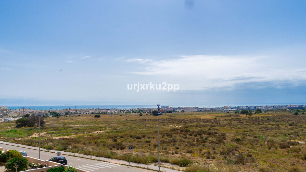 For sale - 3 Bedroom 2 Bathroom Apartment - Middle Floor Apartment in Orihuela - Villamartin  - Alicante