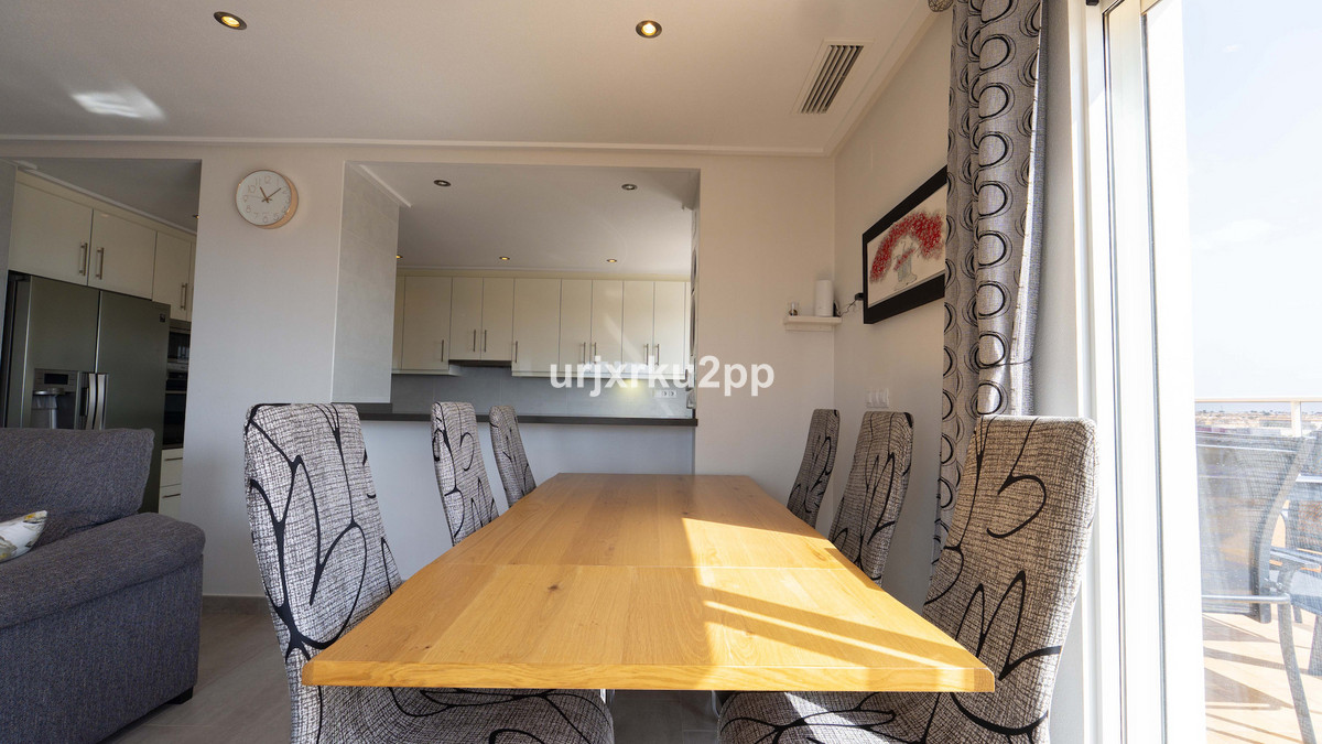 For sale - 3 Bedroom 2 Bathroom Apartment - Middle Floor Apartment in Orihuela - Villamartin  - Alicante
