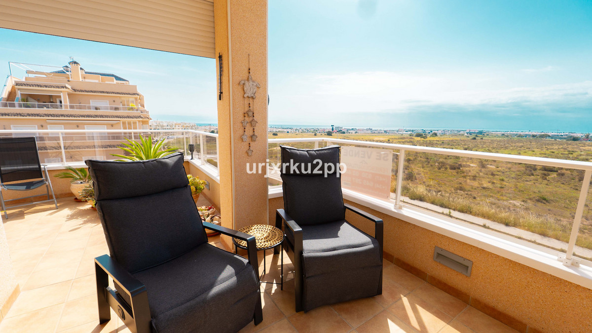 For sale - 3 Bedroom 2 Bathroom Apartment - Middle Floor Apartment in Orihuela - Villamartin  - Alicante
