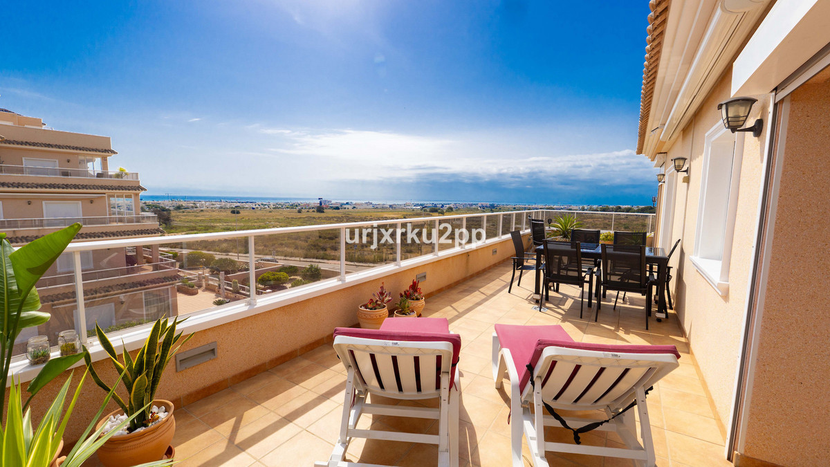 For sale - 3 Bedroom 2 Bathroom Apartment - Middle Floor Apartment in Orihuela - Villamartin  - Alicante