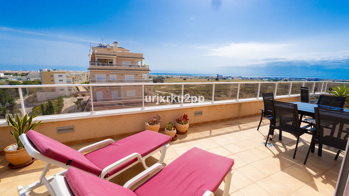 For sale - 3 Bedroom 2 Bathroom Apartment - Middle Floor Apartment in Orihuela - Villamartin  - Alicante