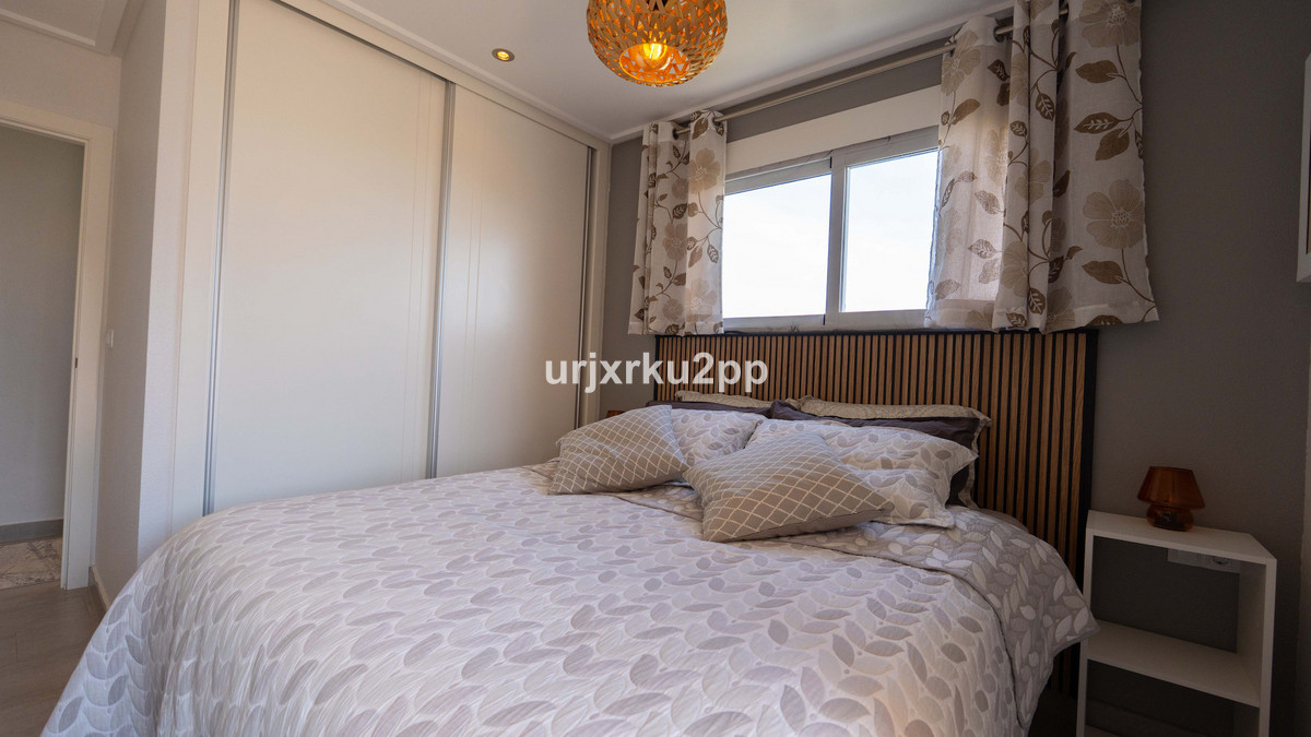 For sale - 3 Bedroom 2 Bathroom Apartment - Middle Floor Apartment in Orihuela - Villamartin  - Alicante