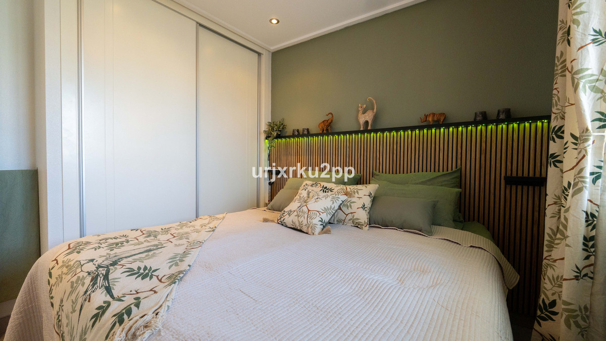 For sale - 3 Bedroom 2 Bathroom Apartment - Middle Floor Apartment in Orihuela - Villamartin  - Alicante