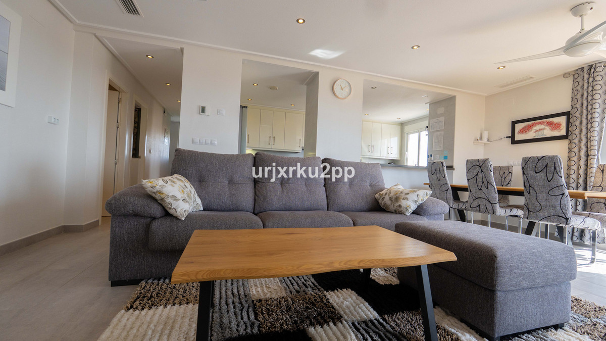 For sale - 3 Bedroom 2 Bathroom Apartment - Middle Floor Apartment in Orihuela - Villamartin  - Alicante