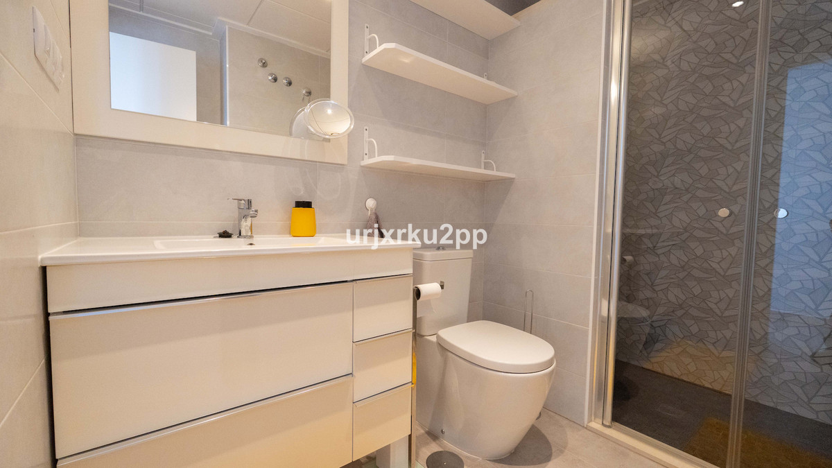 For sale - 3 Bedroom 2 Bathroom Apartment - Middle Floor Apartment in Orihuela - Villamartin  - Alicante