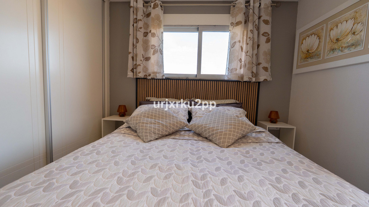 For sale - 3 Bedroom 2 Bathroom Apartment - Middle Floor Apartment in Orihuela - Villamartin  - Alicante