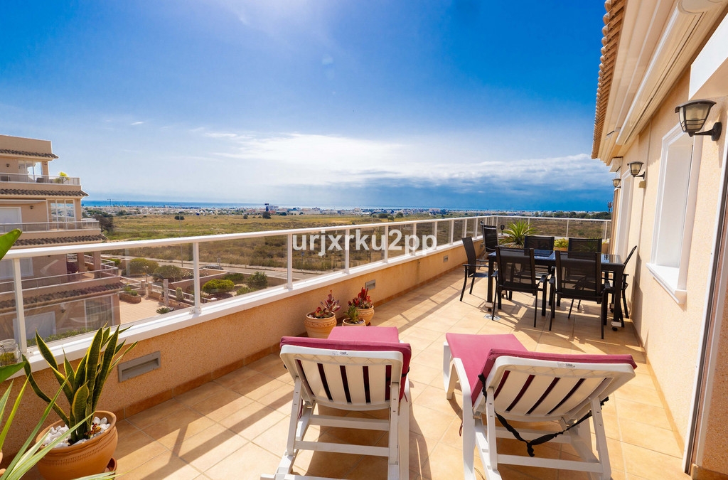 3 Bedroom 2 Bathroom Apartment - Middle Floor Apartment in Orihuela