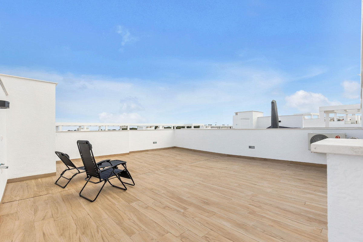For sale - 2 Bedroom 2 Bathroom Apartment - Penthouse in Torrevieja - Torrevieja Centro  - Alicante