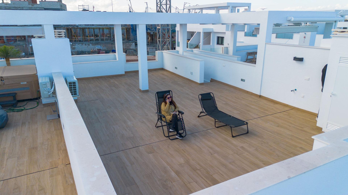 For sale - 2 Bedroom 2 Bathroom Apartment - Penthouse in Torrevieja - Torrevieja Centro  - Alicante