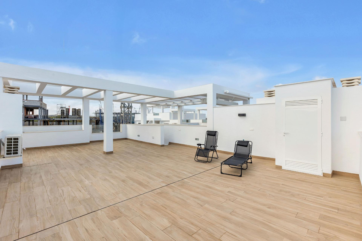 For sale - 2 Bedroom 2 Bathroom Apartment - Penthouse in Torrevieja - Torrevieja Centro  - Alicante