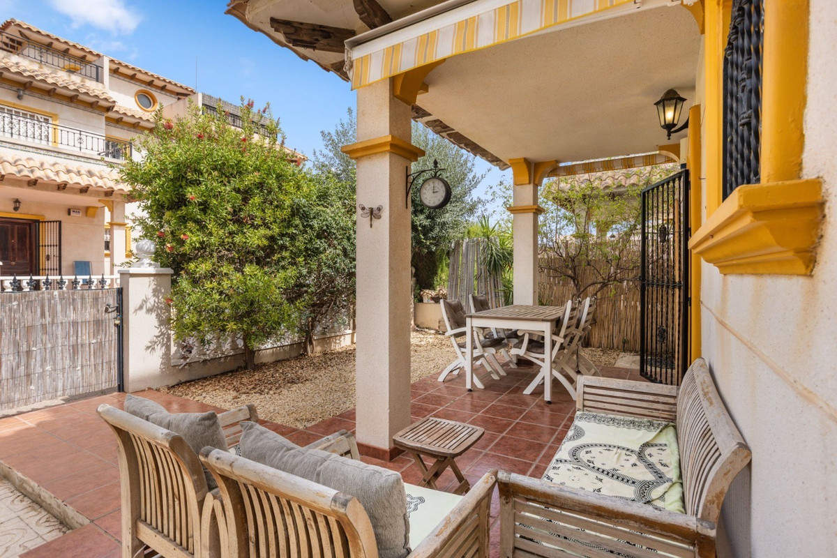 For sale - 2 Bedroom 1 Bathroom House - Detached Villa in Orihuela - La Regia  - Alicante