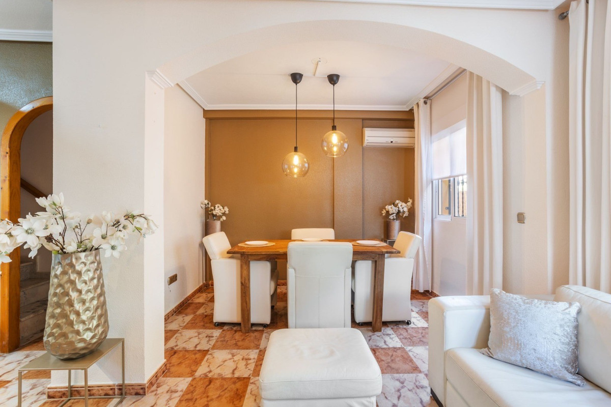 For sale - 2 Bedroom 1 Bathroom House - Detached Villa in Orihuela - La Regia  - Alicante