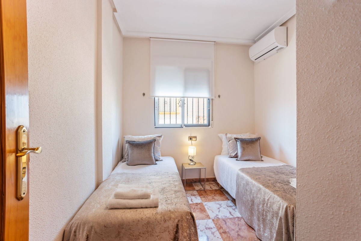 For sale - 2 Bedroom 1 Bathroom House - Detached Villa in Orihuela - La Regia  - Alicante