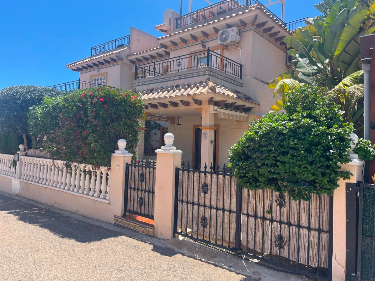 For sale - 2 Bedroom 1 Bathroom House - Detached Villa in Orihuela - La Regia  - Alicante