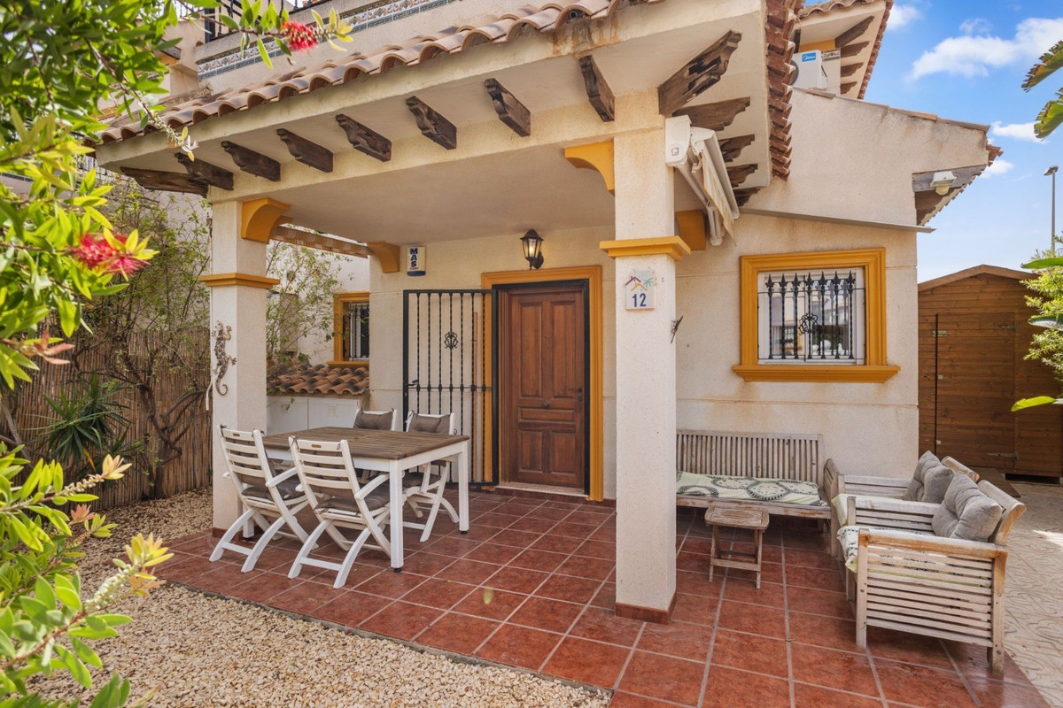 For sale - 2 Bedroom 1 Bathroom House - Detached Villa in Orihuela - La Regia  - Alicante