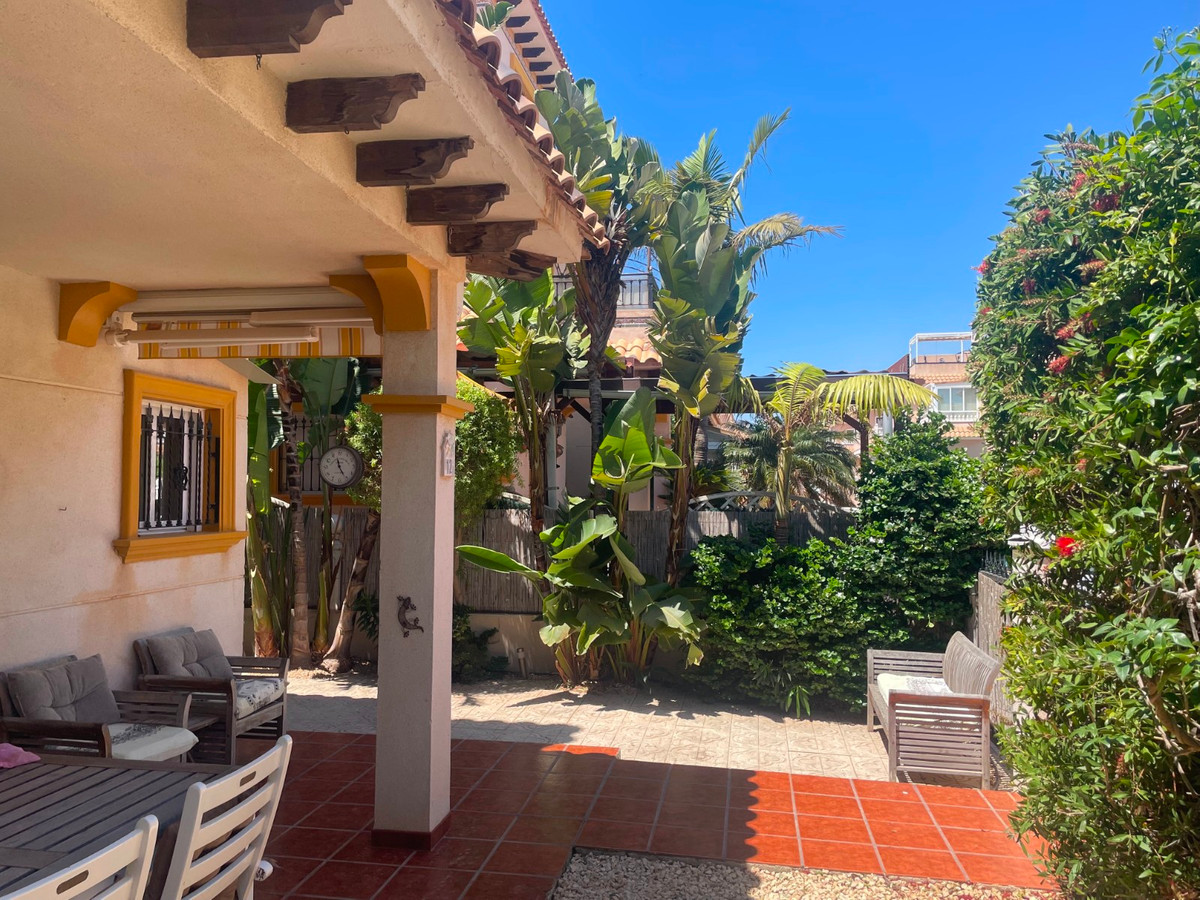 For sale - 2 Bedroom 1 Bathroom House - Detached Villa in Orihuela - La Regia  - Alicante
