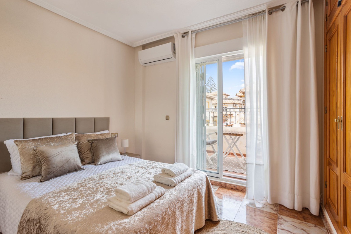 For sale - 2 Bedroom 1 Bathroom House - Detached Villa in Orihuela - La Regia  - Alicante