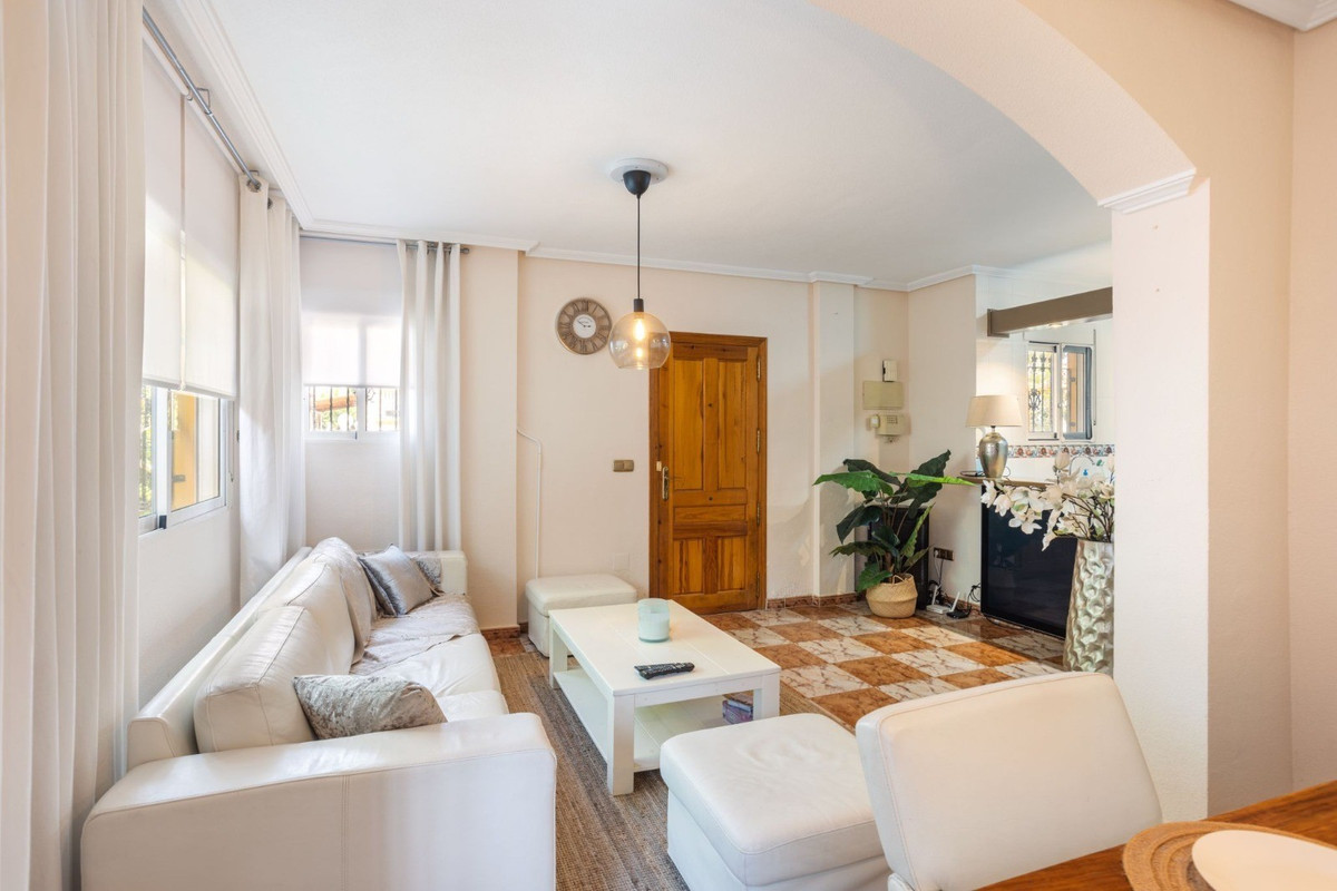 For sale - 2 Bedroom 1 Bathroom House - Detached Villa in Orihuela - La Regia  - Alicante