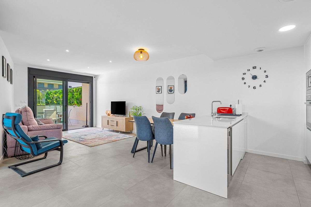For sale - 3 Bedroom 2 Bathroom Apartment - Ground Floor Apartment in Orihuela - Dehesa de Campoamor  - Alicante