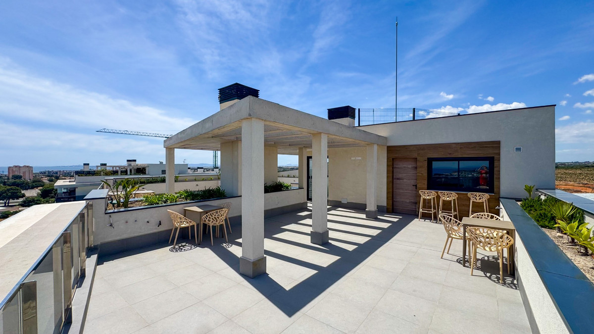 For sale - 3 Bedroom 2 Bathroom Apartment - Ground Floor Apartment in Orihuela - Dehesa de Campoamor  - Alicante
