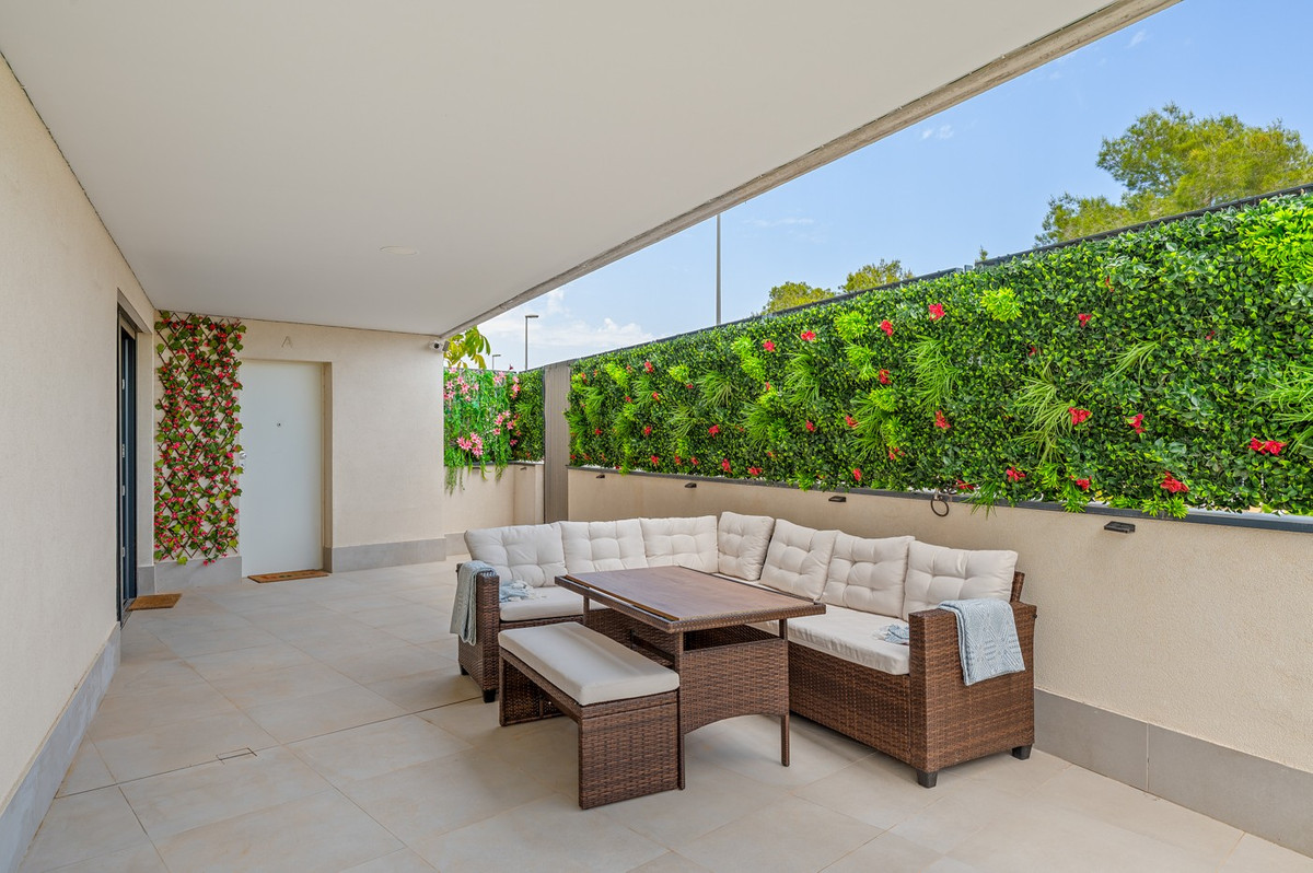 For sale - 3 Bedroom 2 Bathroom Apartment - Ground Floor Apartment in Orihuela - Dehesa de Campoamor  - Alicante