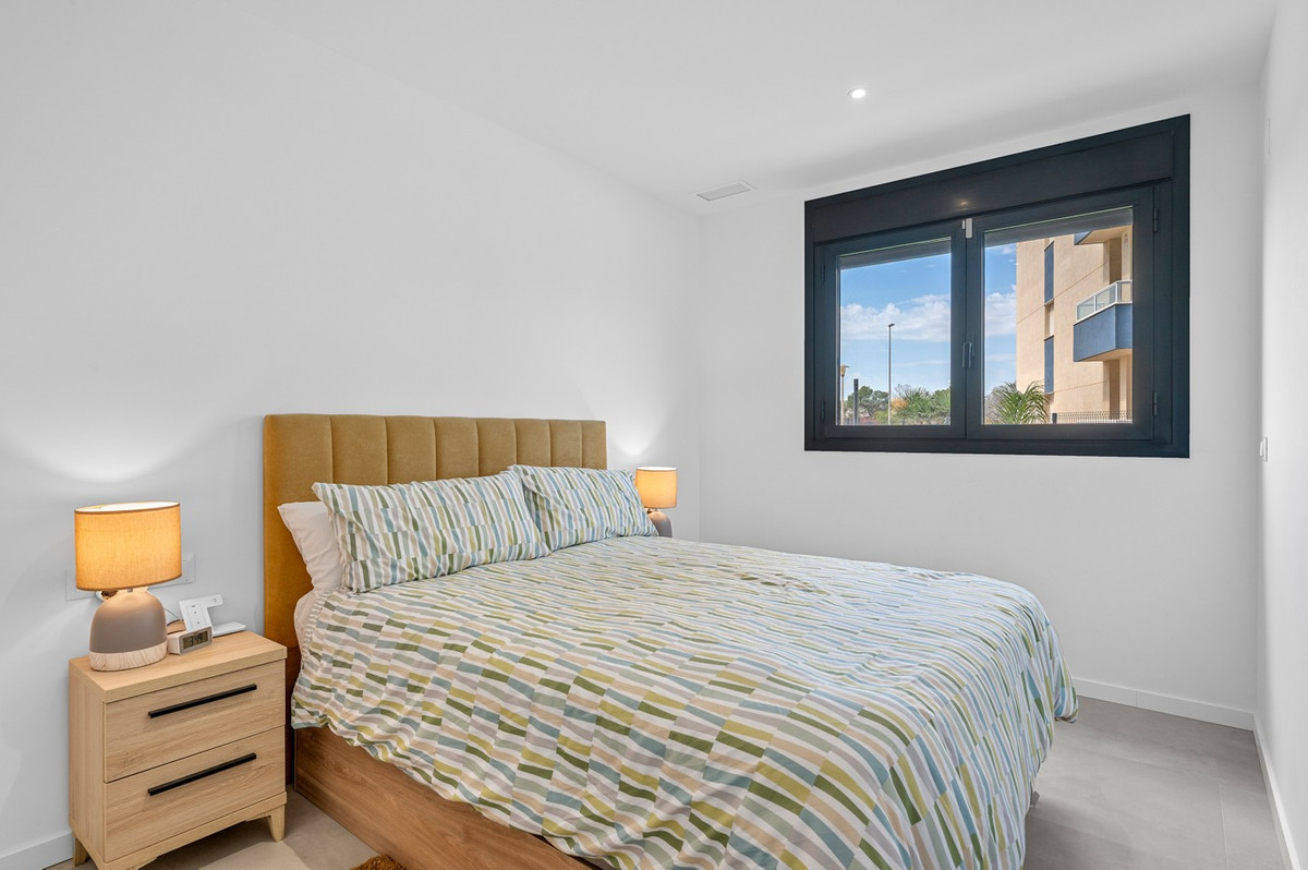 For sale - 3 Bedroom 2 Bathroom Apartment - Ground Floor Apartment in Orihuela - Dehesa de Campoamor  - Alicante
