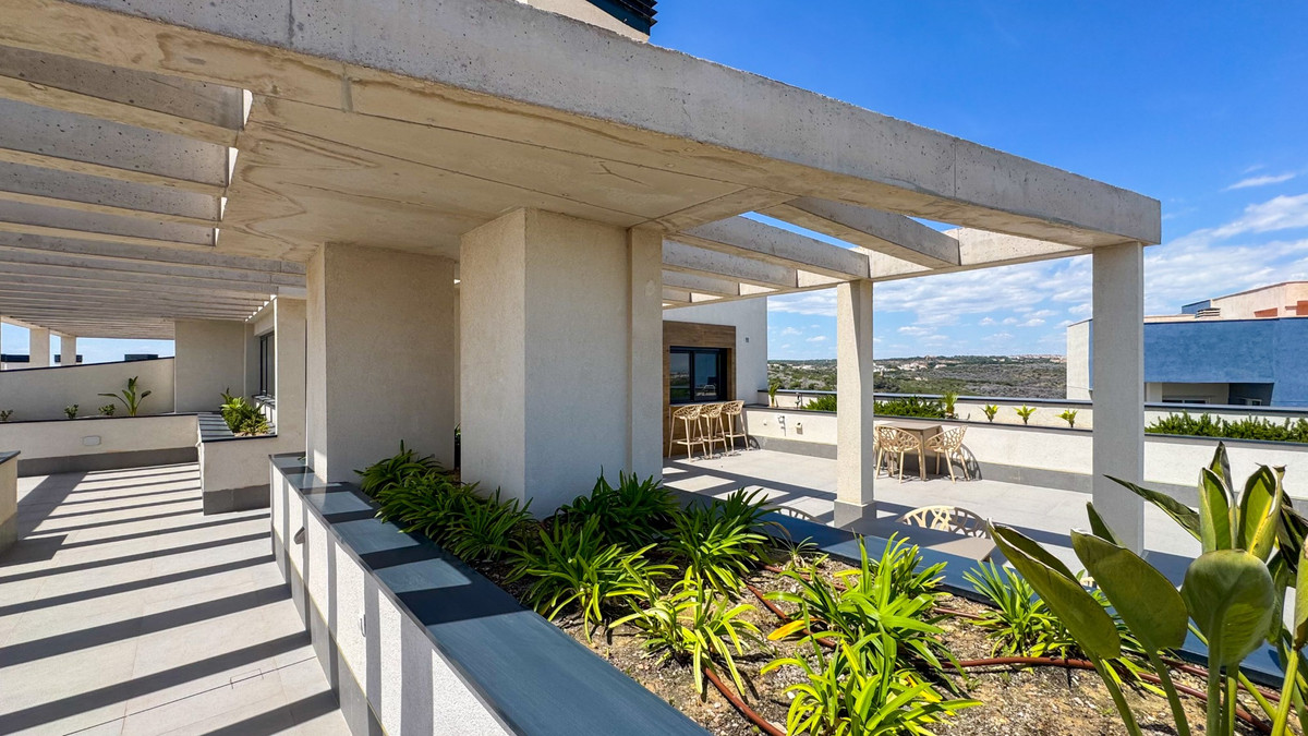 For sale - 3 Bedroom 2 Bathroom Apartment - Ground Floor Apartment in Orihuela - Dehesa de Campoamor  - Alicante