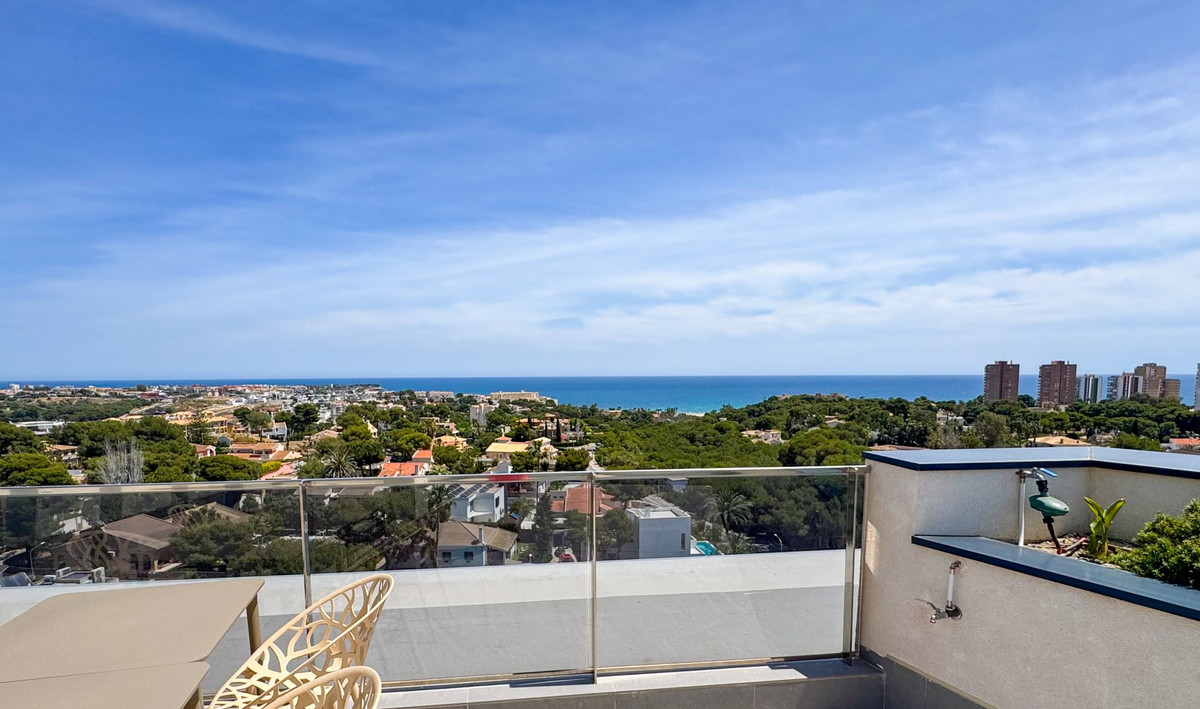 For sale - 3 Bedroom 2 Bathroom Apartment - Ground Floor Apartment in Orihuela - Dehesa de Campoamor  - Alicante