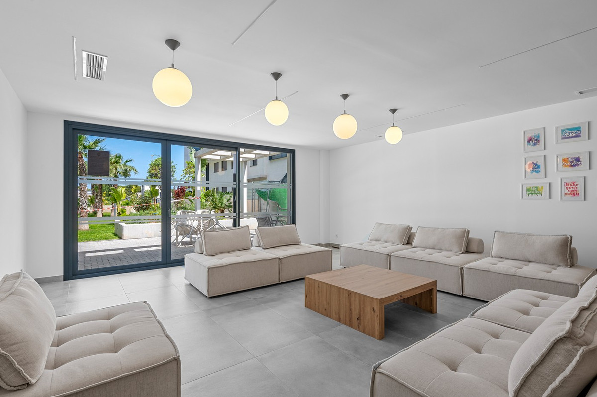 For sale - 3 Bedroom 2 Bathroom Apartment - Ground Floor Apartment in Orihuela - Dehesa de Campoamor  - Alicante