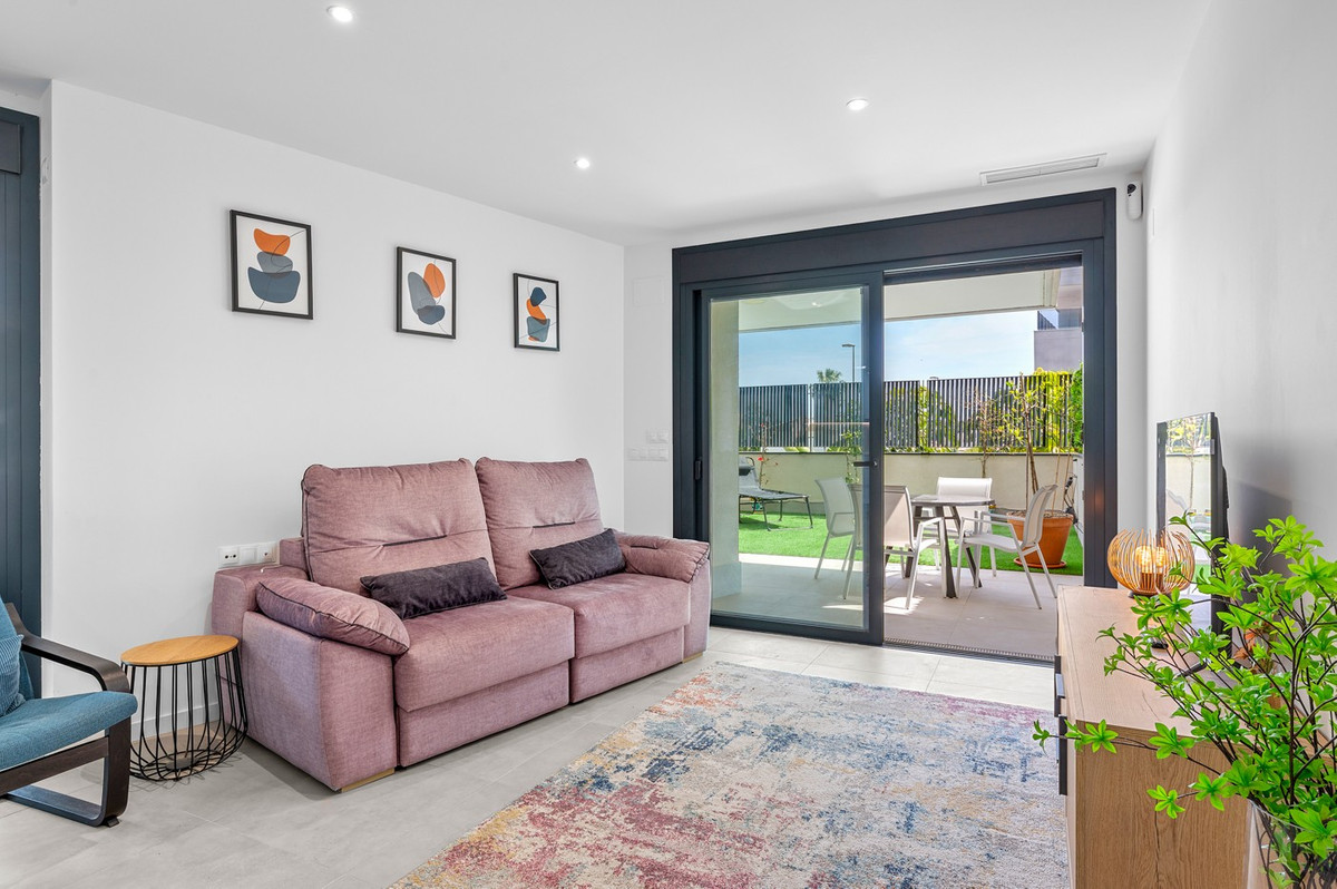 For sale - 3 Bedroom 2 Bathroom Apartment - Ground Floor Apartment in Orihuela - Dehesa de Campoamor  - Alicante