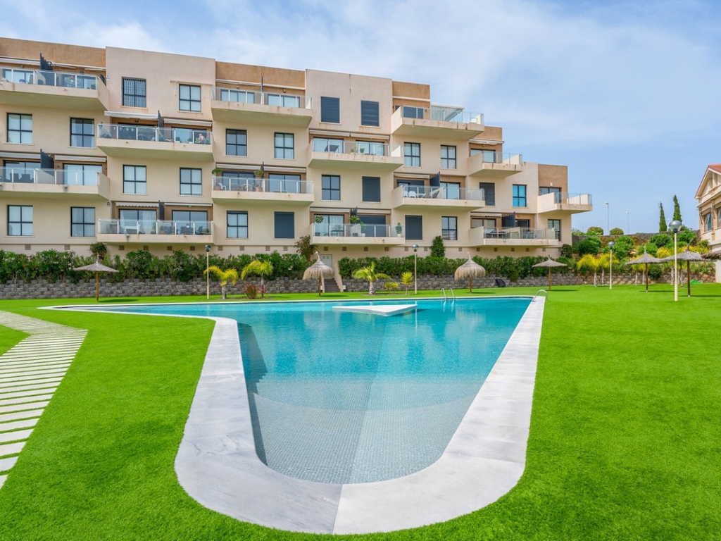 2 Bedroom 2 Bathroom Apartment - Middle Floor Apartment in Orihuela