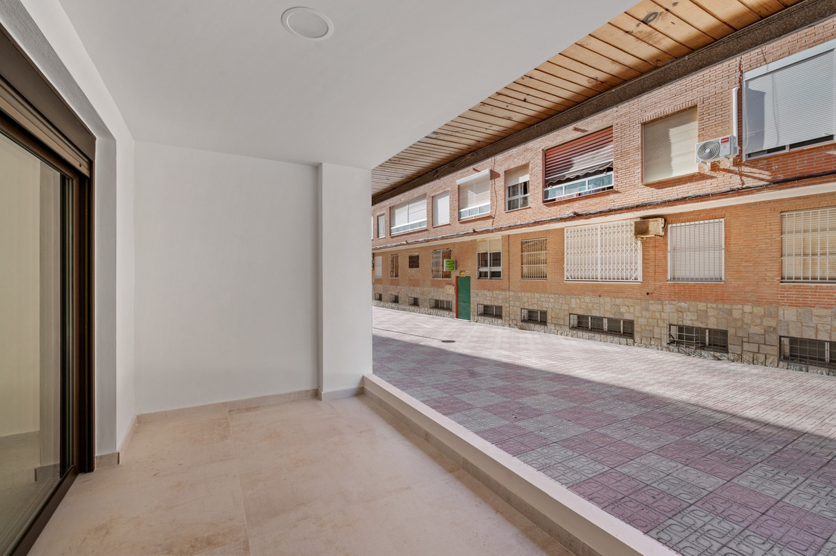 For sale - 3 Bedroom 2 Bathroom Apartment - Ground Floor Apartment in Torrevieja - Torrevieja Centro  - Alicante
