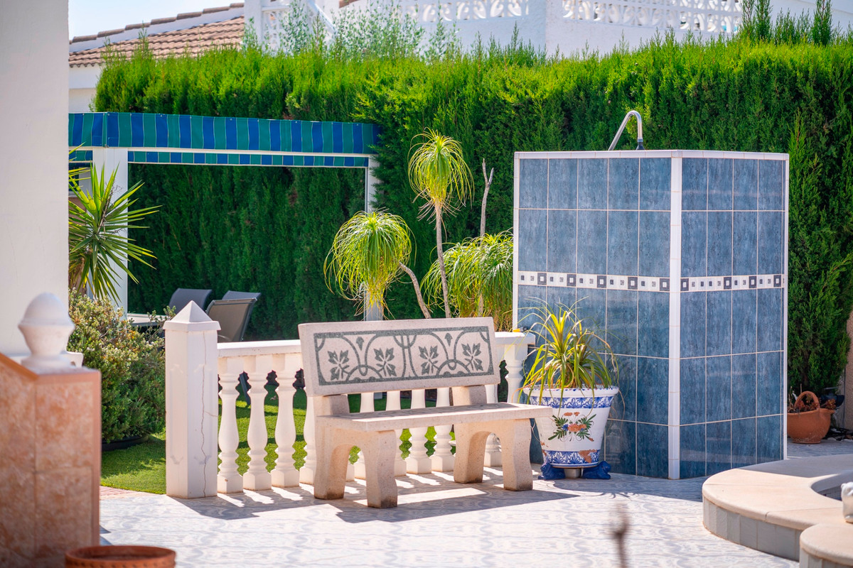 For sale - 3 Bedroom 1 Bathroom House - Detached Villa in Rojales - Ciudad Quesada  - Alicante