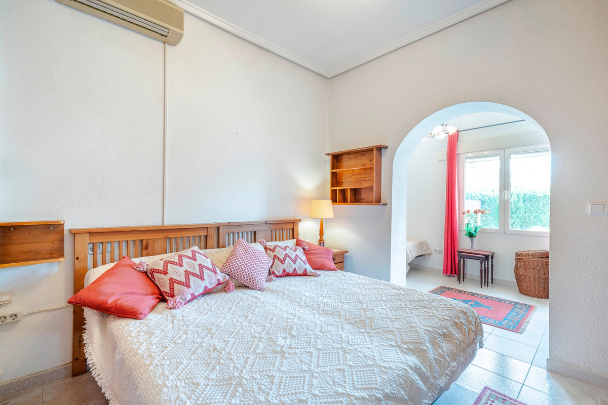 For sale - 3 Bedroom 1 Bathroom House - Detached Villa in Rojales - Ciudad Quesada  - Alicante