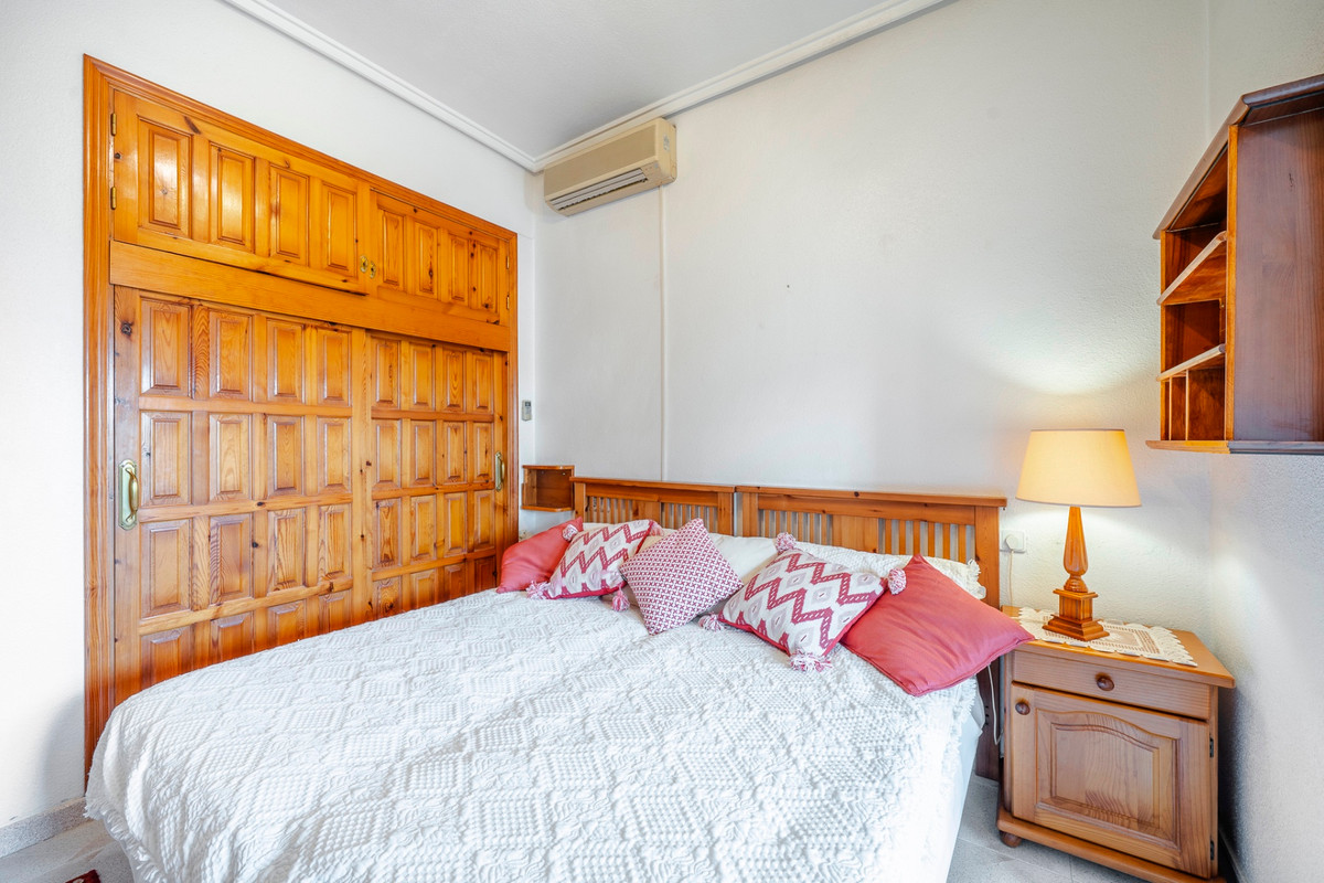 For sale - 3 Bedroom 1 Bathroom House - Detached Villa in Rojales - Ciudad Quesada  - Alicante