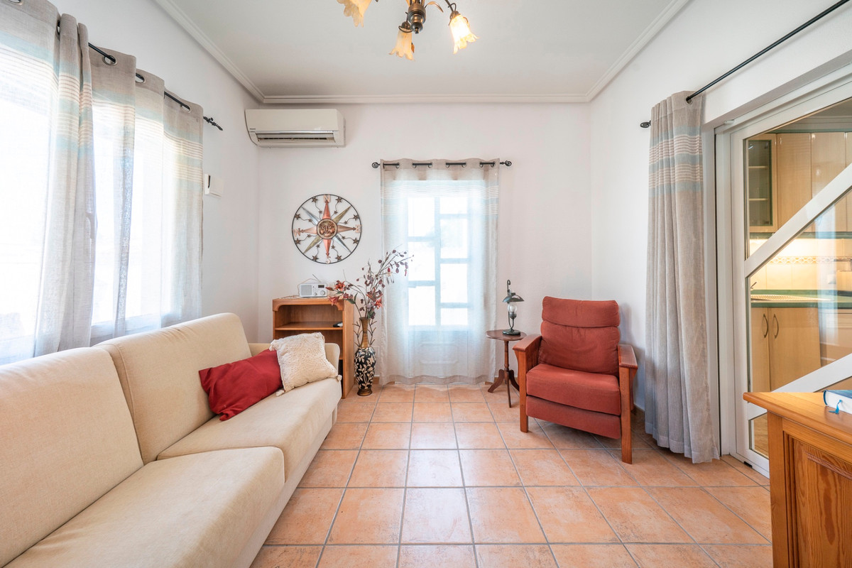For sale - 3 Bedroom 1 Bathroom House - Detached Villa in Rojales - Ciudad Quesada  - Alicante