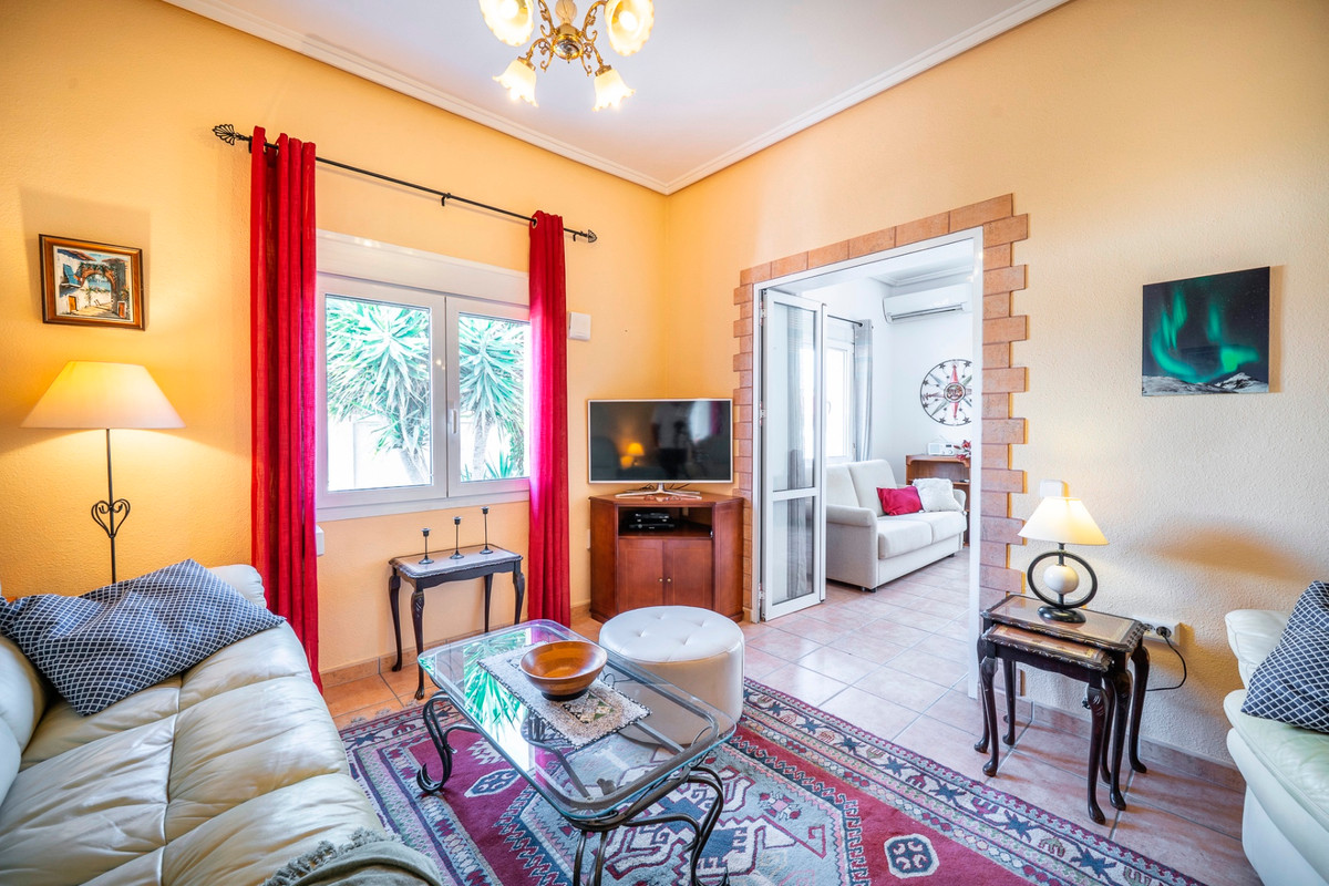 For sale - 3 Bedroom 1 Bathroom House - Detached Villa in Rojales - Ciudad Quesada  - Alicante