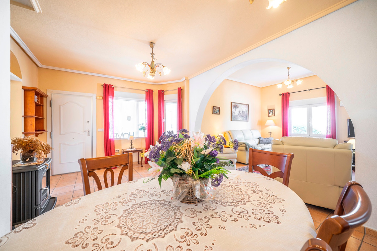 For sale - 3 Bedroom 1 Bathroom House - Detached Villa in Rojales - Ciudad Quesada  - Alicante