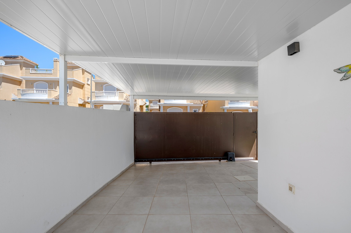 For sale - 3 Bedroom 2 Bathroom House - Detached Villa in San Fulgencio - La Marina  - Alicante