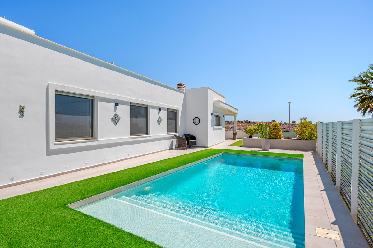 For sale - 3 Bedroom 2 Bathroom House - Detached Villa in San Fulgencio - La Marina  - Alicante