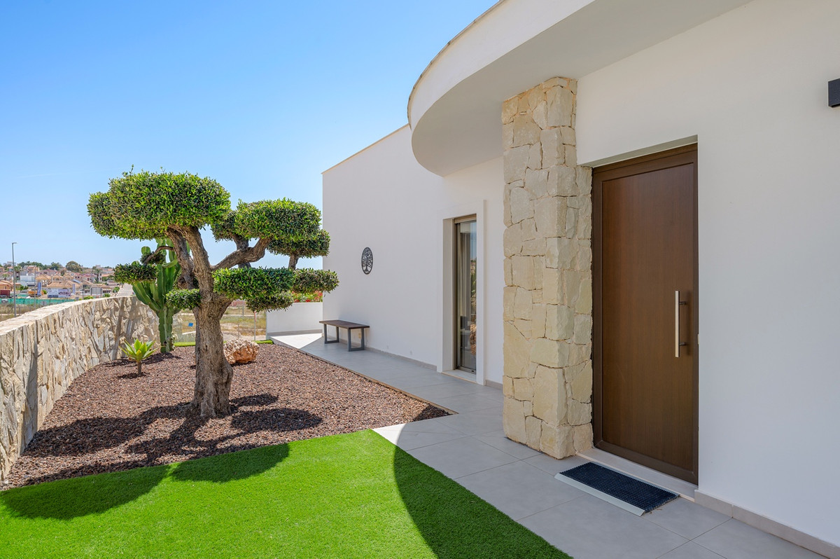 For sale - 3 Bedroom 2 Bathroom House - Detached Villa in San Fulgencio - La Marina  - Alicante
